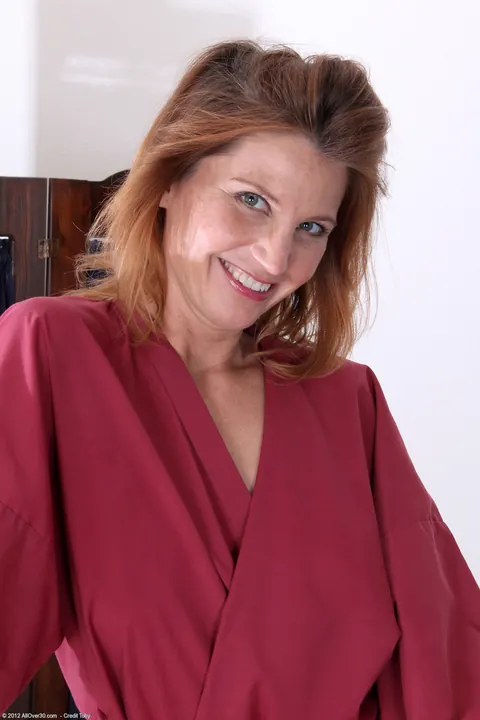 Sky Rodgers: Redhead MILF Pulls Panties Aside and Spreads Her Pussy in Socks – photo 2 of 21