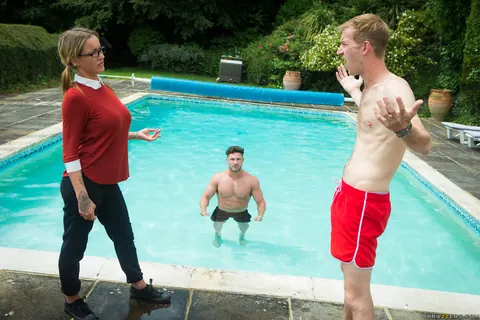 CHANTELLE FOX: Tattooed Brunette in Glasses Takes Anal by the Pool – photo 2 of 21