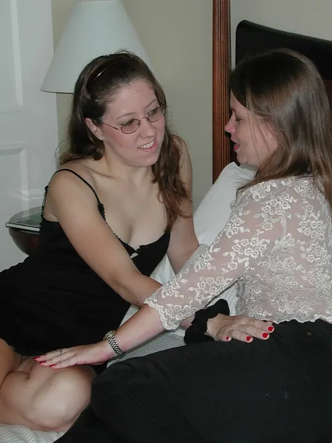 Carrie Cash: Brunette MILFs Strip and Eat Pussy in High Heels – photo 1 of 20