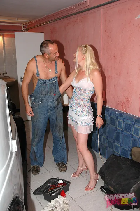 Angel Spice: Hungarian Blonde Gets Fucked by a Man in the Garage – photo 5 of 17