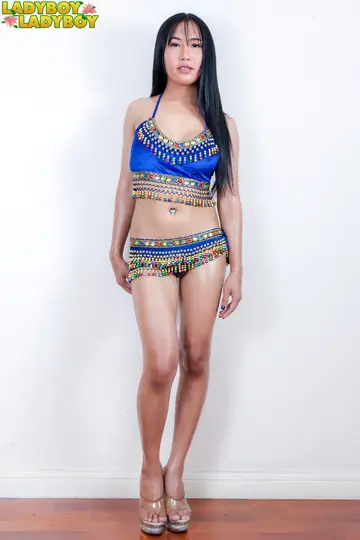 Thick Asian Trans Woman Poses Nude and Shows Her Curves