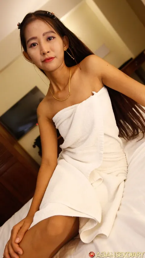 Petite Asian Brunette Takes a Creampie in POV – photo 7 of 21
