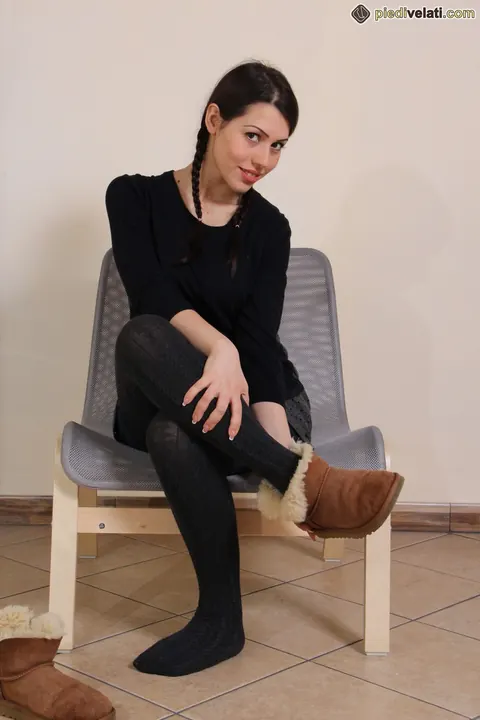 Brunette PAWG Frees Her Pantyhose Feet from Slippers – photo 5 of 12