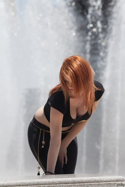 Lilith Lust: Petite Redhead in Yoga Pants and Heels Spreads Outdoors – photo 2 of 11