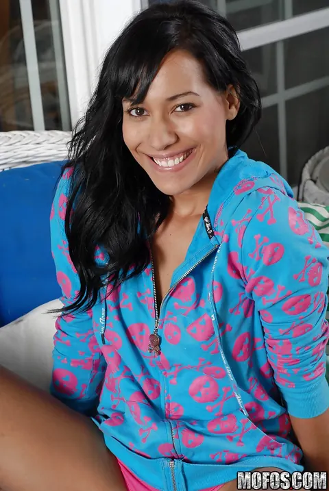 Courtney Page: Brunette Latina Amateur Pulls Panties Aside and Uses a Toy – photo 1 of 16