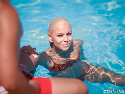 Julia Parker: Czech Blonde Bends Over for Doggy Anal by the Pool – photo 4 of 12