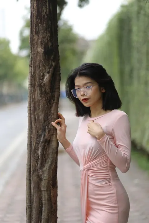 Thick Asian Babe in Yoga Pants and Glasses Poses Outdoors – photo 8 of 21