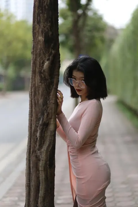 Thick Asian Babe in Yoga Pants and Glasses Poses Outdoors – photo 11 of 21