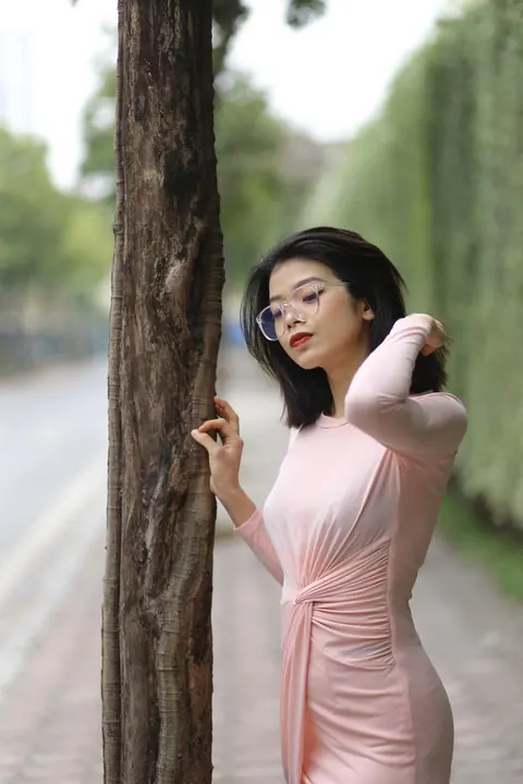 Thick Asian Babe in Yoga Pants and Glasses Poses Outdoors – photo 9 of 21