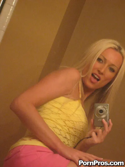 Sue Diamond: Busty Blonde MILF Strips Out of Her Skirt for Bathroom Selfies – photo 3 of 16