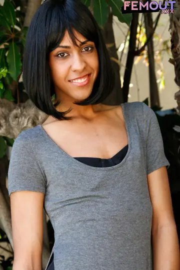 Ebony Trans Woman Undresses and Shows Her Tight Asshole