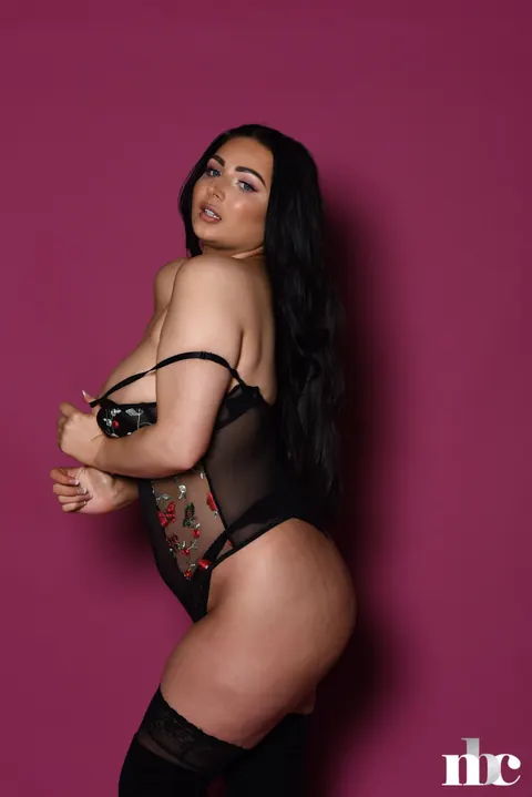 Foxy Lucina: Curvy Brunette Poses in Stockings and Heels – photo 14 of 21