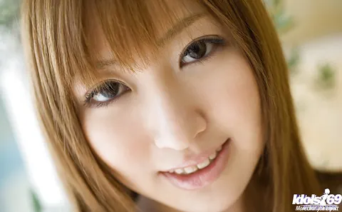 Miyu Nakai: Petite Japanese Babe Uncovers Her Hairy Pussy in a Skirt – photo 2 of 16