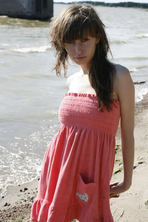 Woman in a Dress Shows Her Shaved Pussy – photo 15 of 21