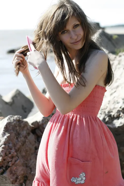Woman in a Dress Shows Her Shaved Pussy – photo 3 of 21