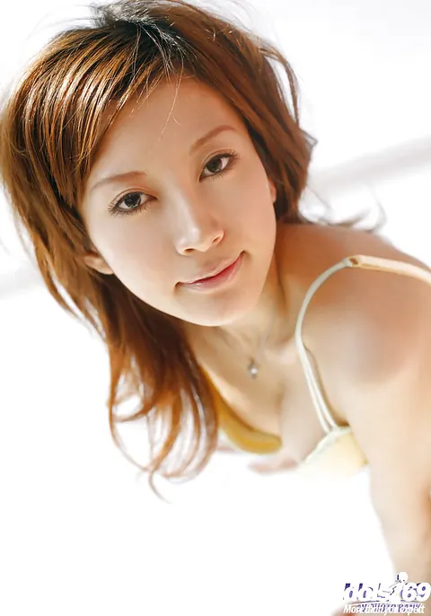 Japanese Babe Strips Out of Her Panties – photo 10 of 16