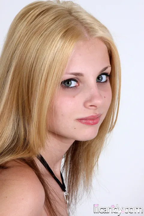 Lil Candy: Skinny Redhead Strips and Spreads at the Casting – photo 14 of 15