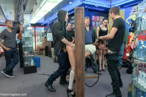 Chanel Preston: Brunette Sucks BBC and Takes Fisting in Public Bondage – photo 6 of 20