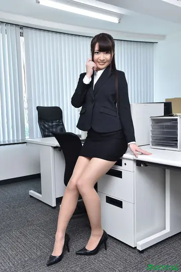 Slim Japanese Office Worker Sucks Cock and Gets a Creampie in Pantyhose
