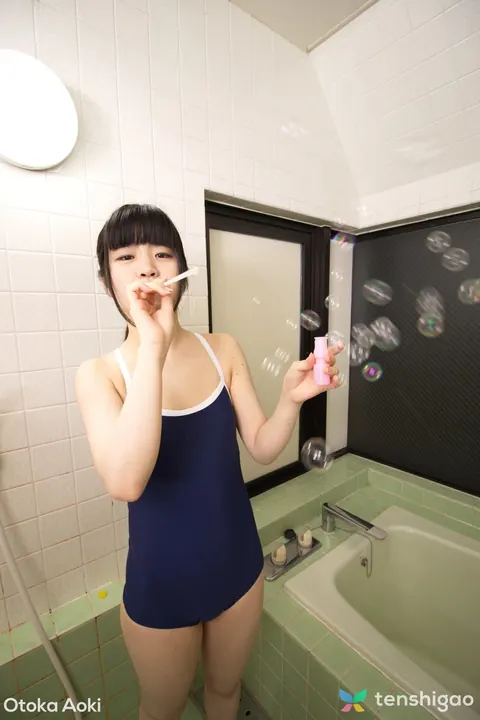 Japanese Brunette Pulls Her Bikini Aside and Spreads in the Bathroom – photo 6 of 15