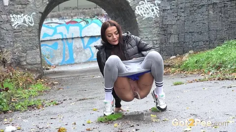 Maddi Black: PAWG Brunette Drops Her Yoga Pants to Piss on Wet Pavement – photo 5 of 15