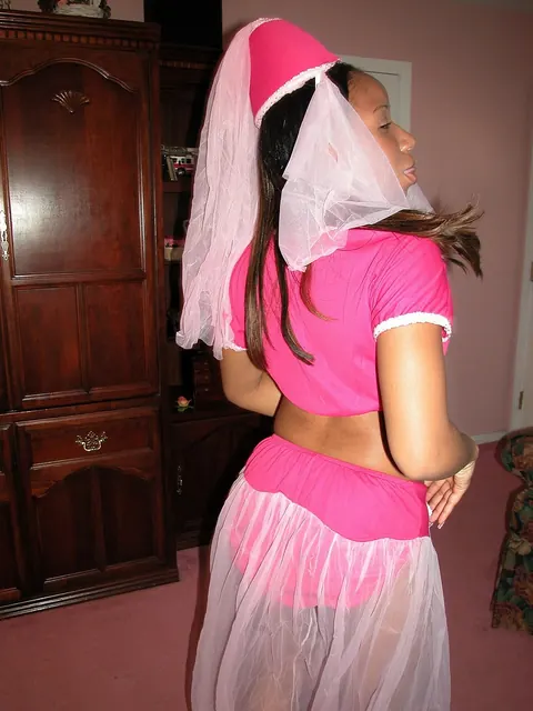 Petite Ebony Babe Shows Her Big Ass in Belly Dancer Costume – photo 4 of 20