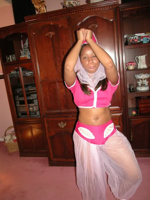 Petite Ebony Babe Shows Her Big Ass in Belly Dancer Costume – photo 3 of 20