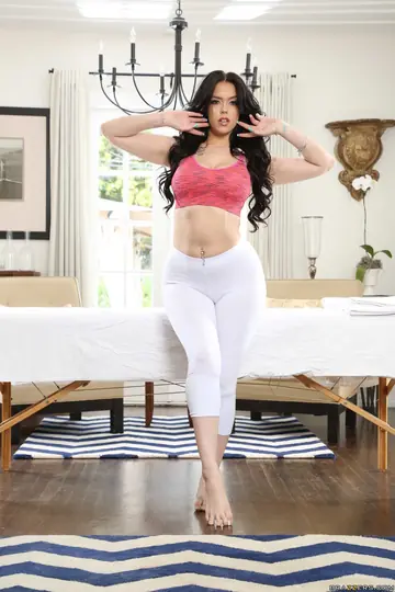 Thick Brunette with Big Tits Peels Off Spandex to Flaunt Her Fat Ass