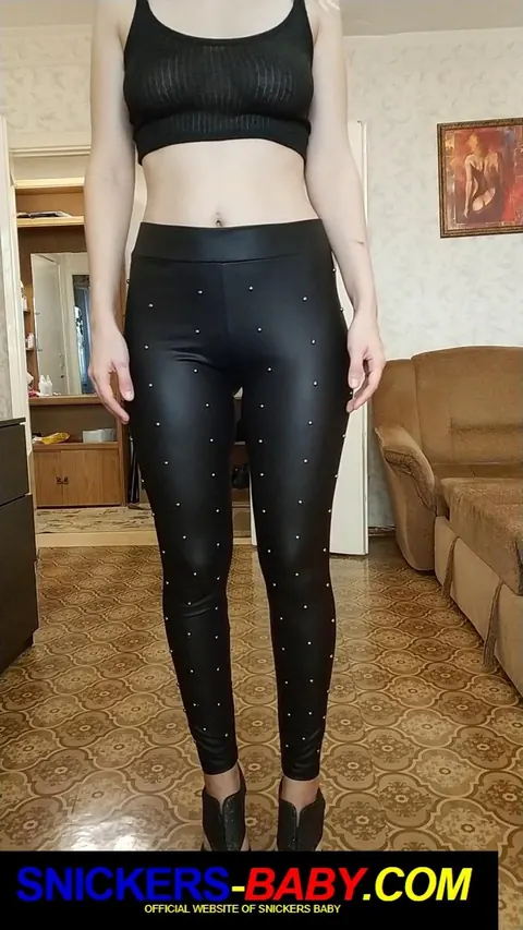 Curvy Blonde in Latex Pants and Heels Shows Off Her Big Ass – photo 1 of 15
