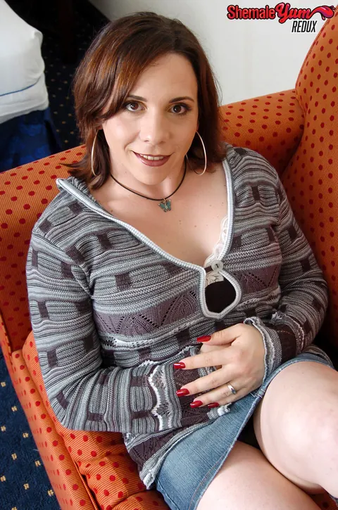 Thick Trans MILF in Leather Boots Poses Nude – photo 2 of 16