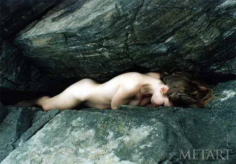 Woman Undresses Fully and Poses Nude for Erotic Gallery – photo 9 of 16