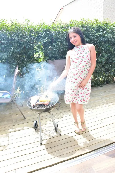 Nicole Medallo: Short-Haired Latina Sucks and Strokes Her Man Outdoors – photo 11 of 20