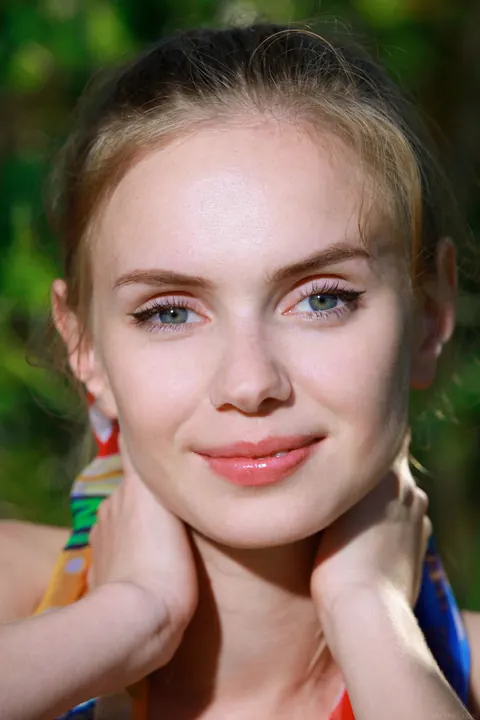 Honey Liz: Skinny Russian Blonde Spreads Her Petite Pussy Wide – photo 21 of 21
