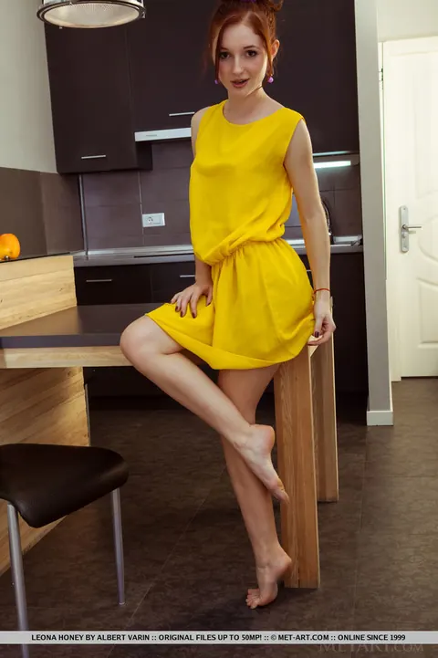 Leona Honey: Redhead PAWG Spreads Her Ass and Pussy in the Kitchen – photo 11 of 18