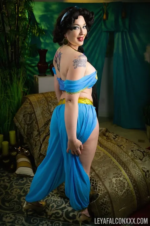 Leya Falcon: Chubby Blonde in Costume Masturbates with a Dildo – photo 4 of 21