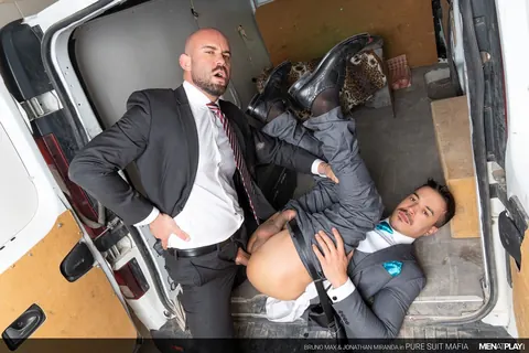 Two Men Kiss and Fuck Anally Together – photo 14 of 20