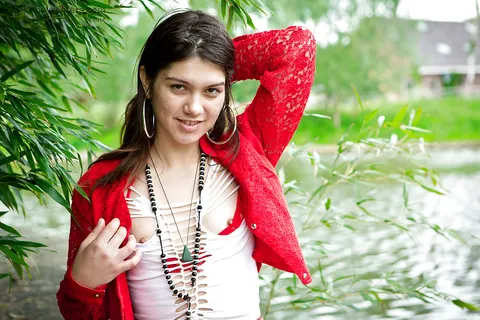 Amateur Hairy Woman Spreads Outdoors – photo 2 of 16