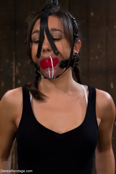 Isis Love: Latina MILF and Short-Haired Brunette in Bondage Toy Play – photo 5 of 21