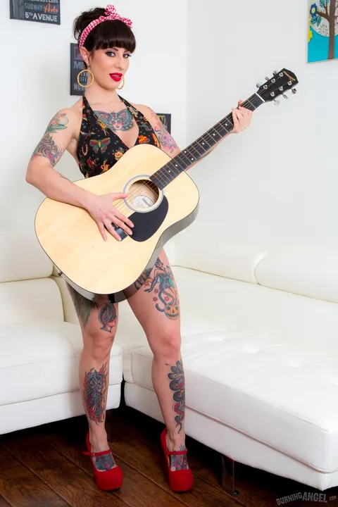 Dollie Darko: Thick Tattooed MILF in Heels Undresses and Spreads Her Ass – photo 2 of 15