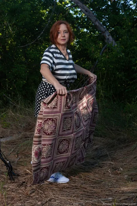 Sara Nikol: Chubby Redhead Spreads Her Hairy Pussy Outdoors in Sunlight – photo 2 of 20