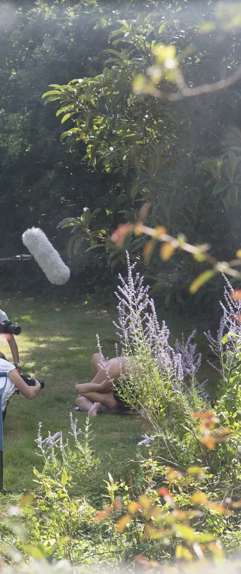 Victoria Summers: British MILF Joins Outdoor Threesome Fully Clothed – photo 17 of 21