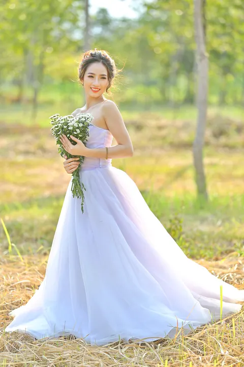 Bride Poses Nude Outdoors and Shows Her Body – photo 1 of 21