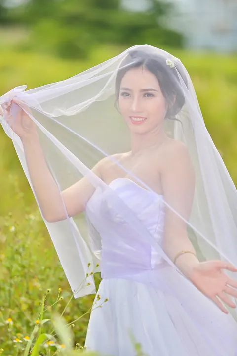 Bride Poses Nude Outdoors and Shows Her Body – photo 9 of 21