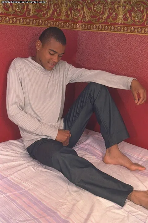 Slim Hairy Guy Strips and Fingers His Big Ass – photo 2 of 21
