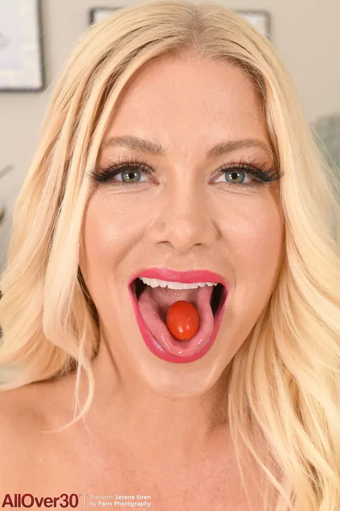Serene Siren: Busty Blonde MILF Spreads Her Pussy Wide on Her Side – photo 10 of 21