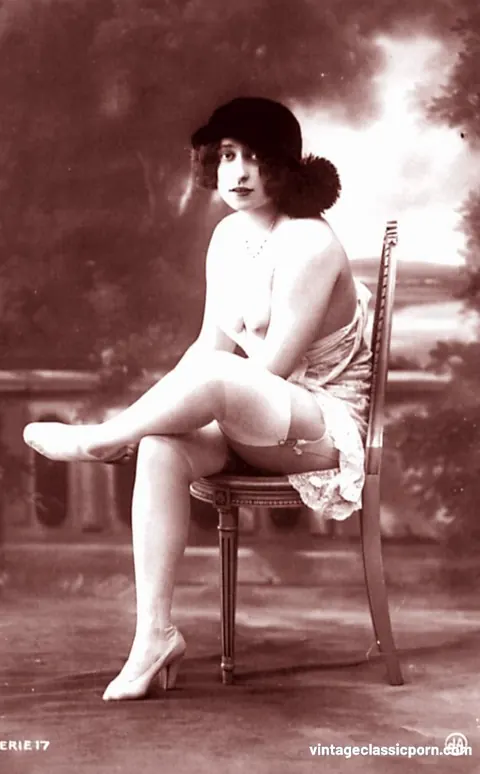 Brunette with Short Hair Poses in Stockings and Heels – photo 6 of 10