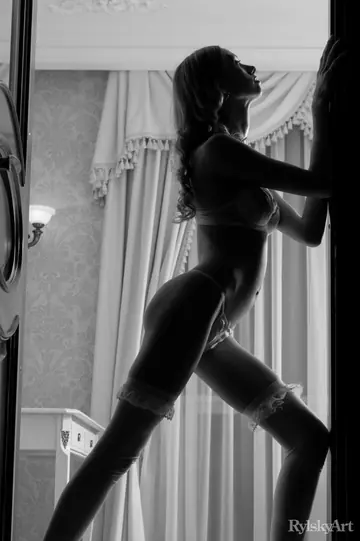 Thick Busty Blonde Strips Off Her Lingerie and Spreads