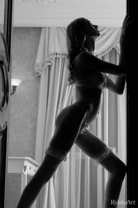 Augusta Crystal: Thick Busty Blonde Strips Off Her Lingerie and Spreads – photo 1 of 16