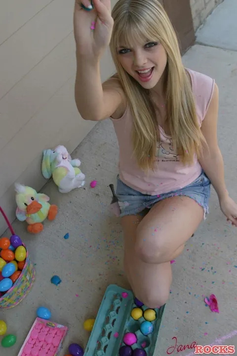 Jana Jordan: Skinny Blonde Flashes Panties in a Skirt Outdoors – photo 4 of 12