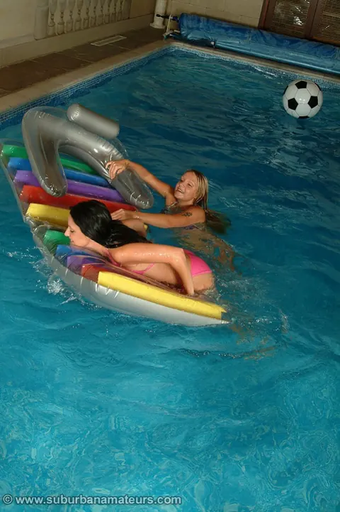 British Lesbians Kiss and Fuck with a Dildo in the Pool – photo 4 of 21